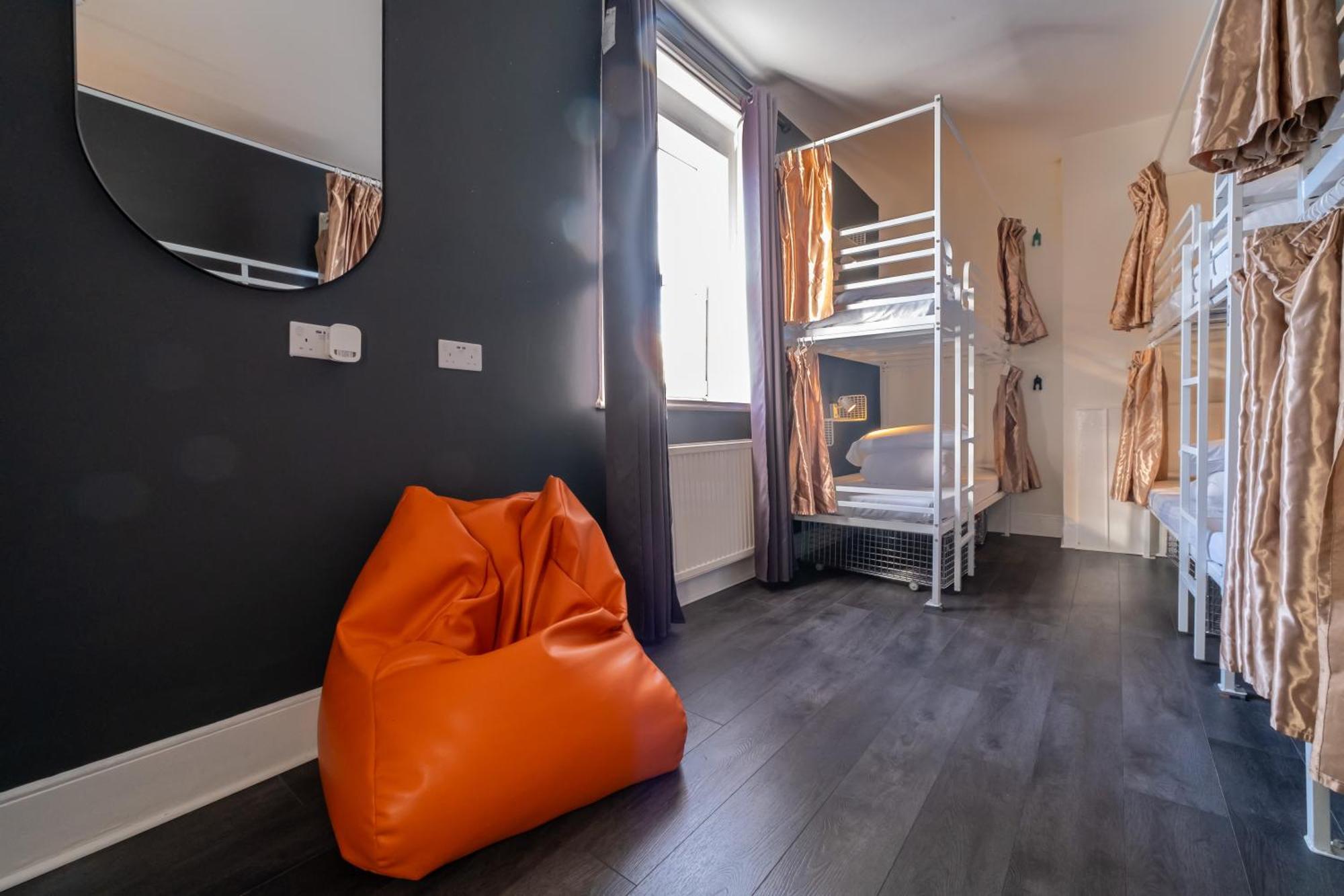 לונדון Book A Bed Hostels מראה חיצוני תמונה