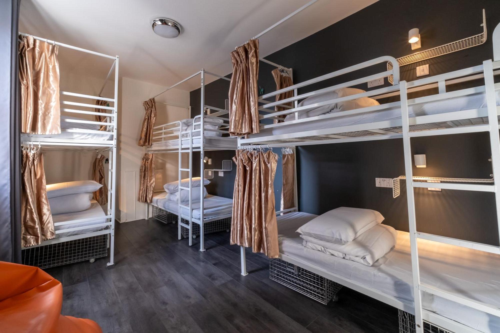 לונדון Book A Bed Hostels מראה חיצוני תמונה