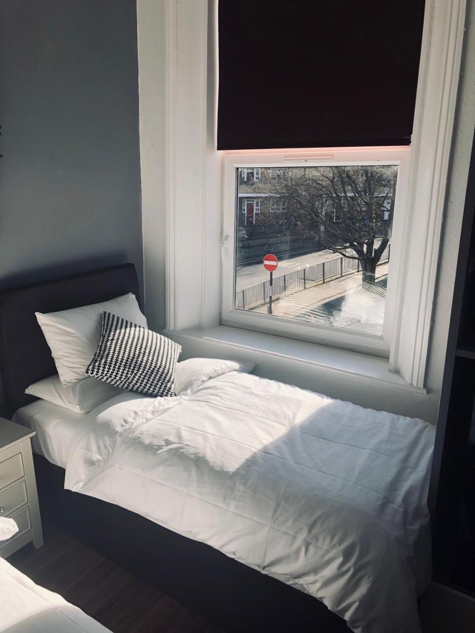 לונדון Book A Bed Hostels מראה חיצוני תמונה